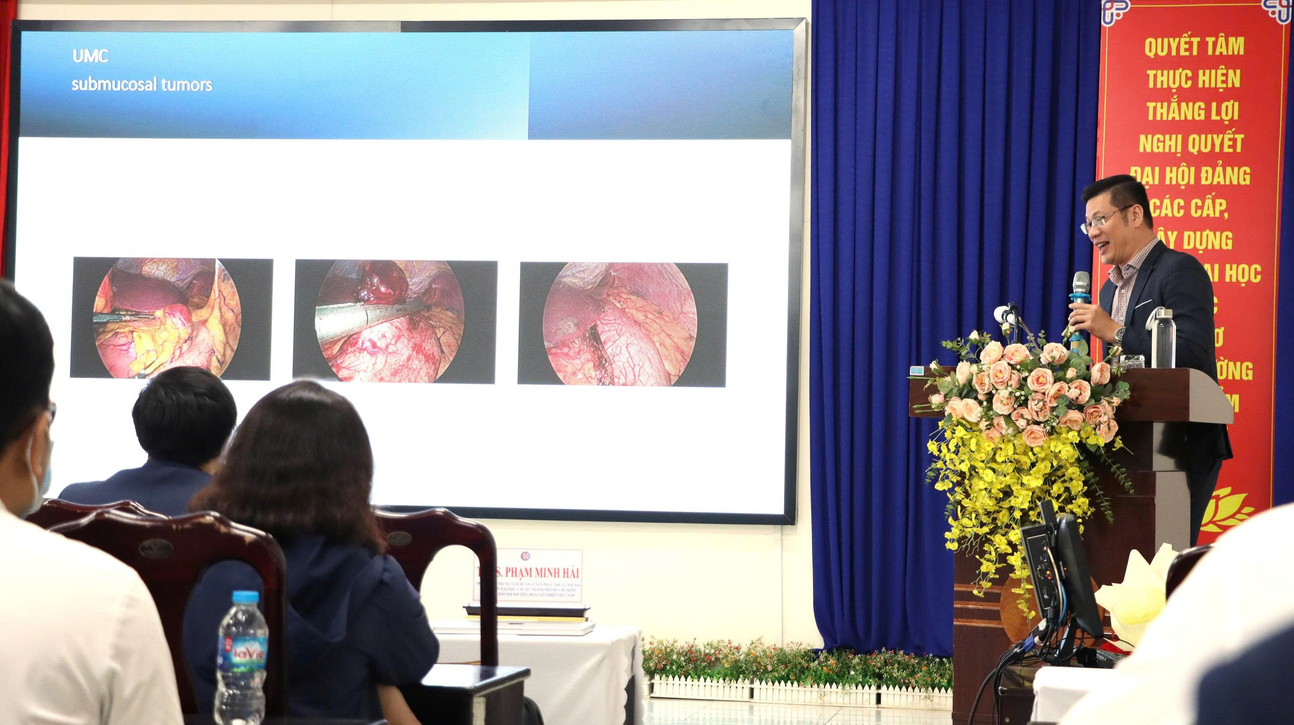 Báo cáo viên trình bày về công nghệ EyeMax